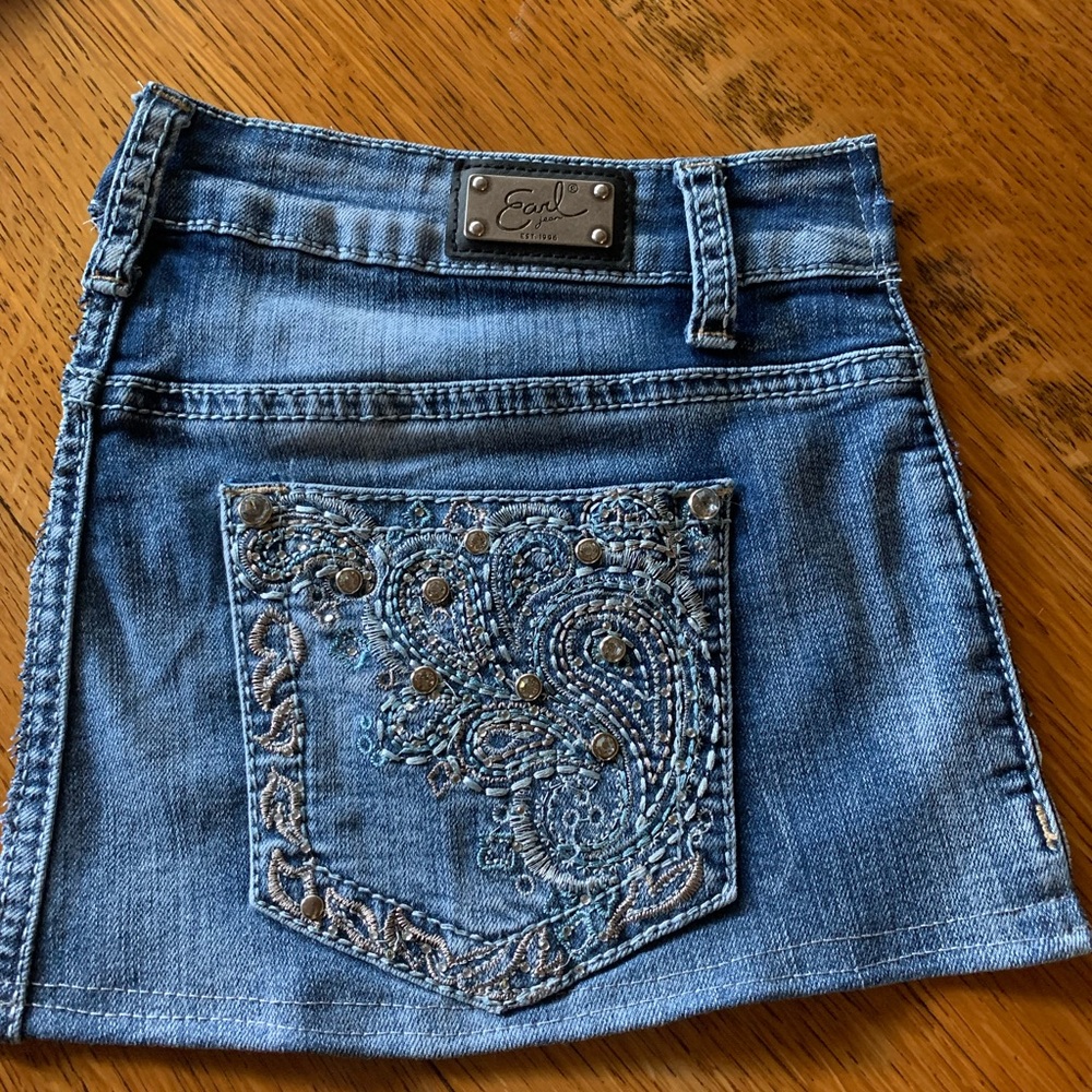 Up cycled denim belt pouch.